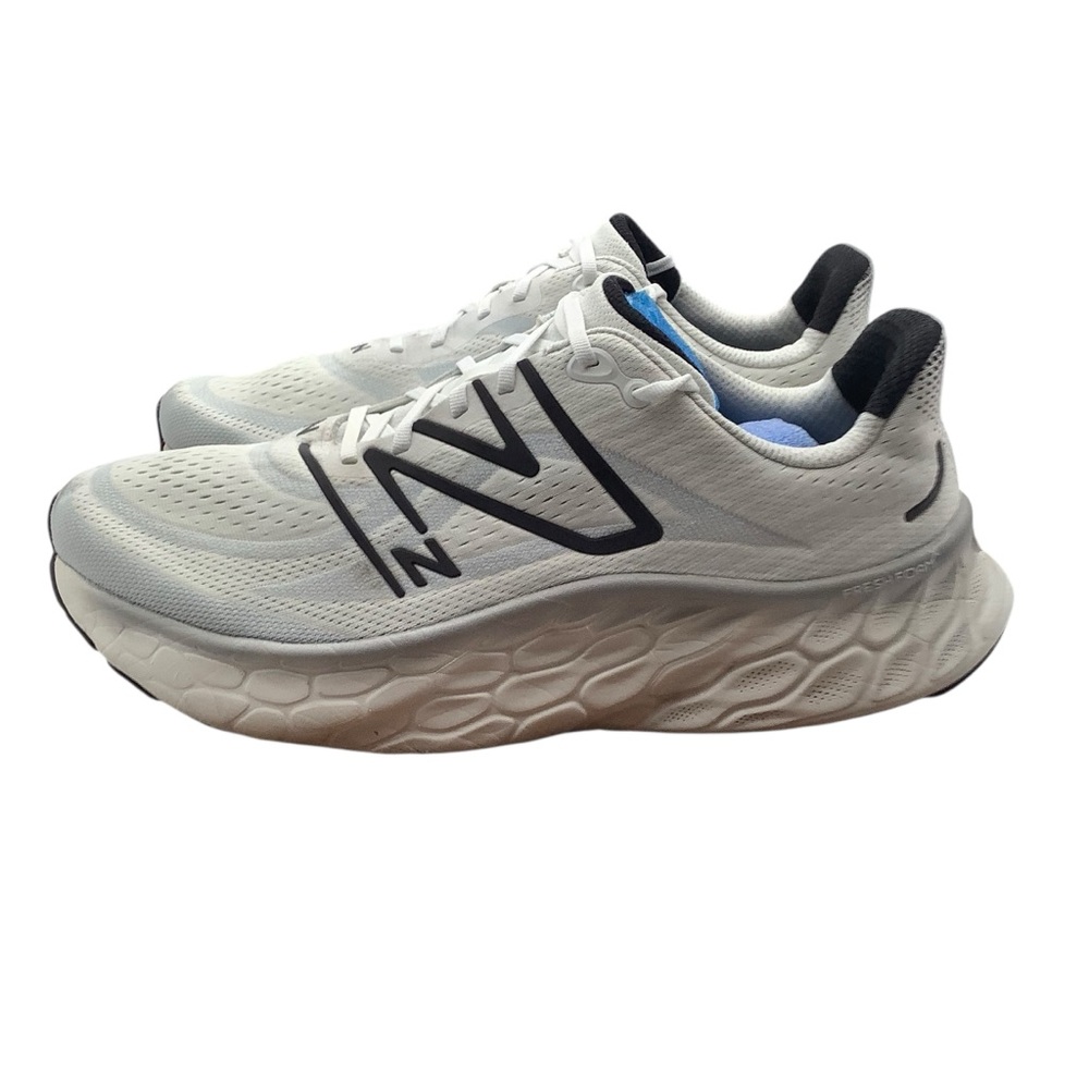 New Balance Men's White and Black Athletic Shoes